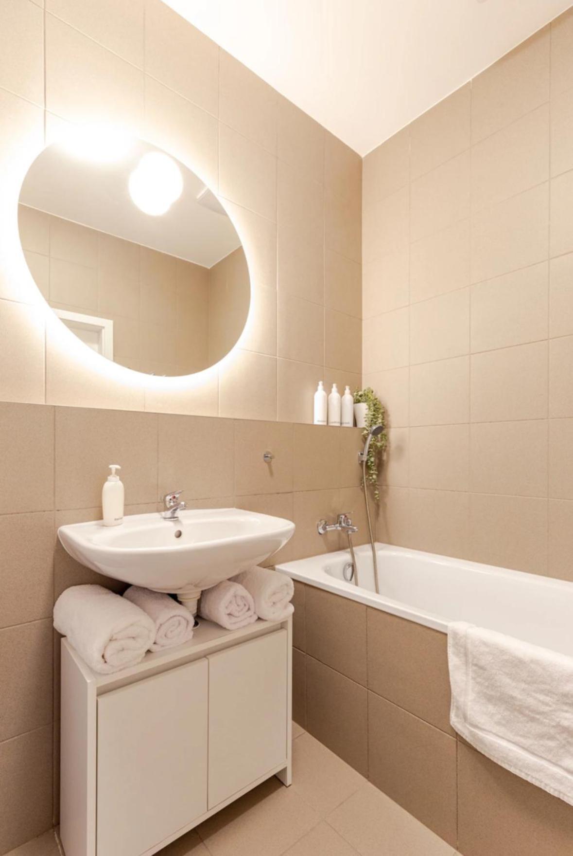Magnolie Suite Presidential Garden Free Parking Bratislava Eksteriør bilde