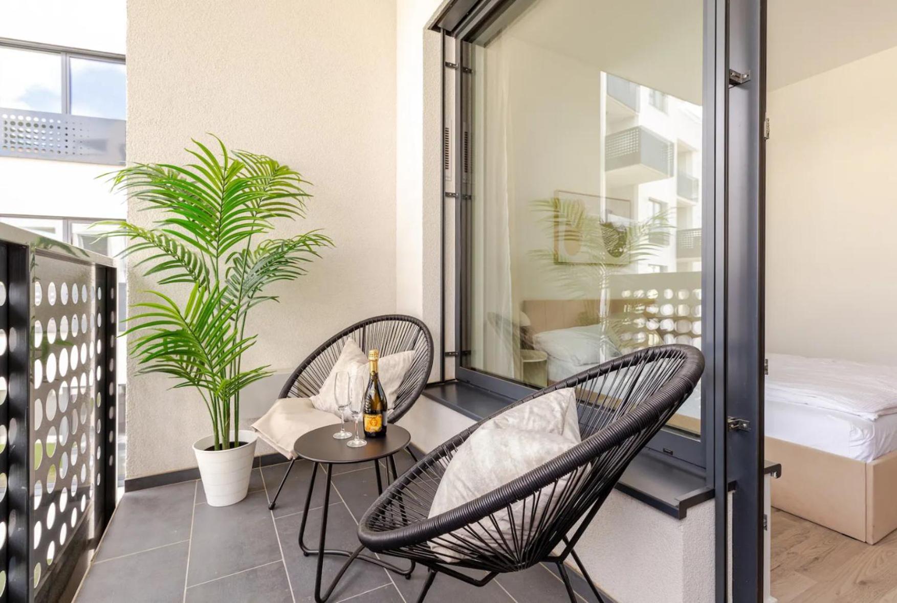 Magnolie Suite Presidential Garden Free Parking Bratislava Eksteriør bilde
